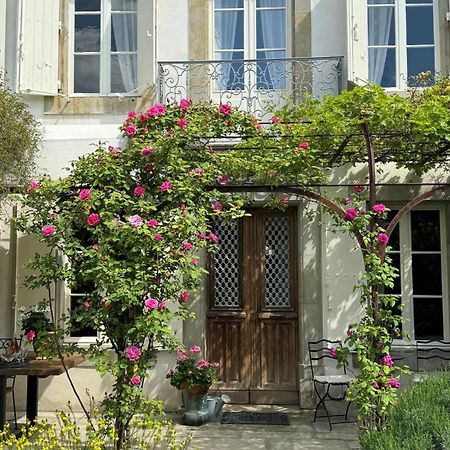 Le Patio Des Senteurs Bed and Breakfast Verzeille Eksteriør billede